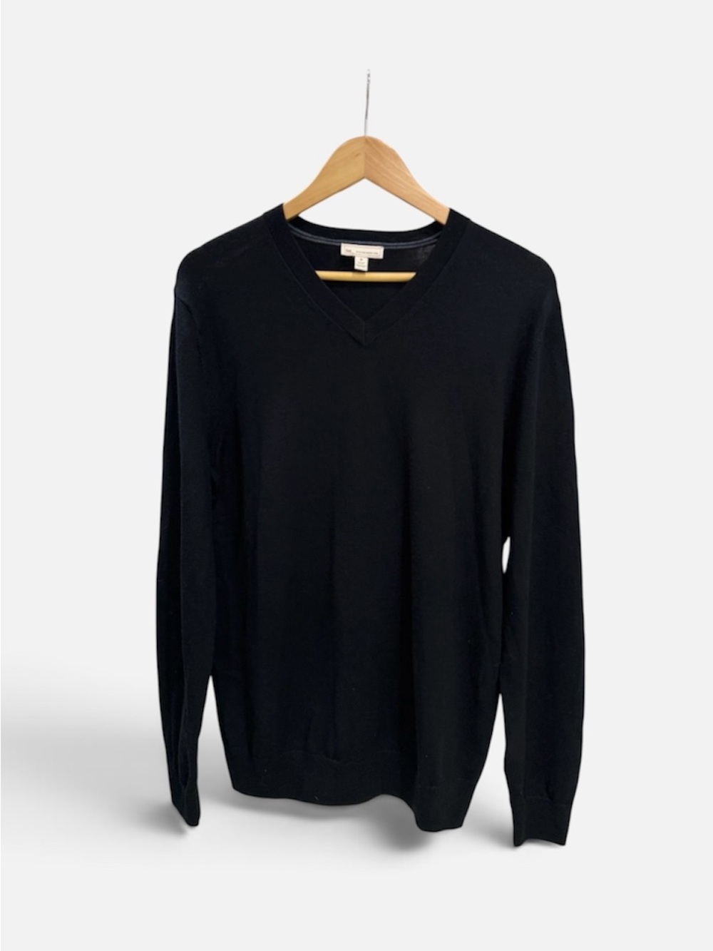 GAP Men's V-Neck Sweater in Black Marino  Wool